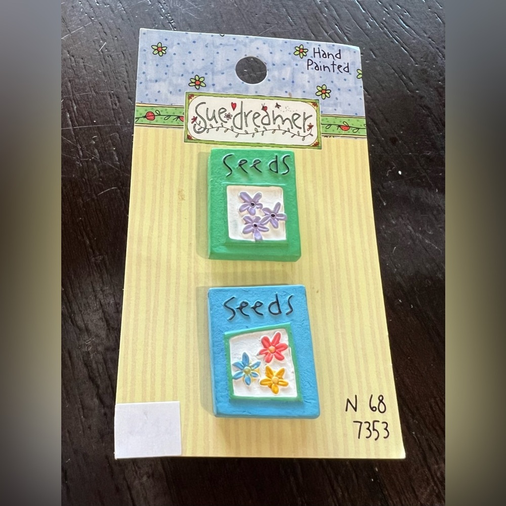 Sue Dreamer Bags of Seeds Buttons